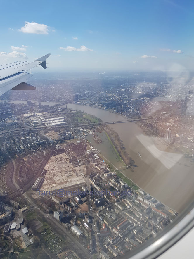 Anflug mit Blick auf den Kölner Dom